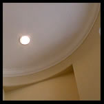 Flexible crown moulding on the ceiling